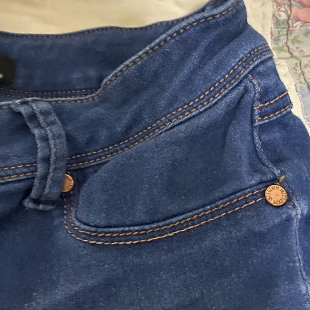 1822 Buttery Soft Blue Women's Jeans - Picture 5 of 8